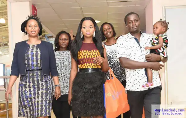Agege Bread Seller Turned Model, Olajumoke Looks Beautiful As She Steps Out With Her Entourage
